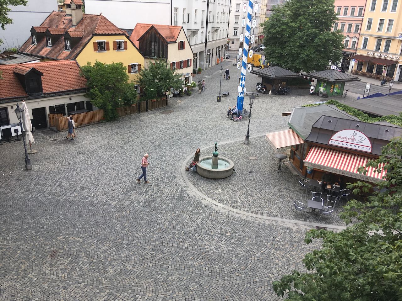 Brunnen und Marktst&auml;nde